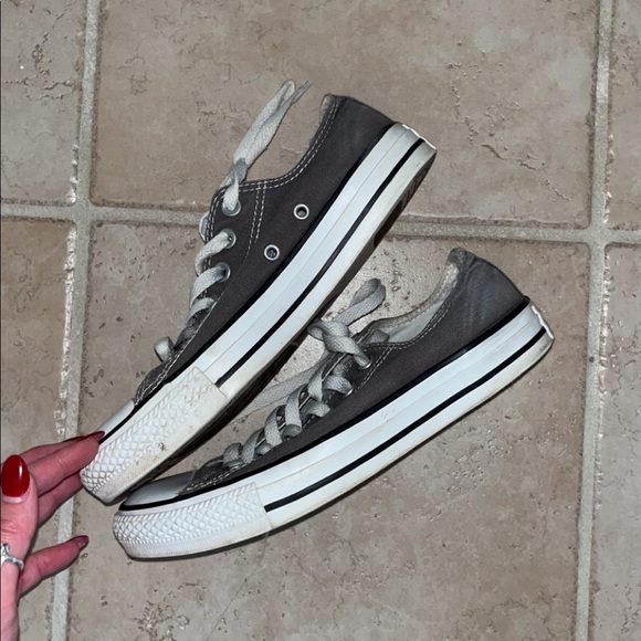 Gray chuck Taylor all start converse sneakers - Picture 4 of 5